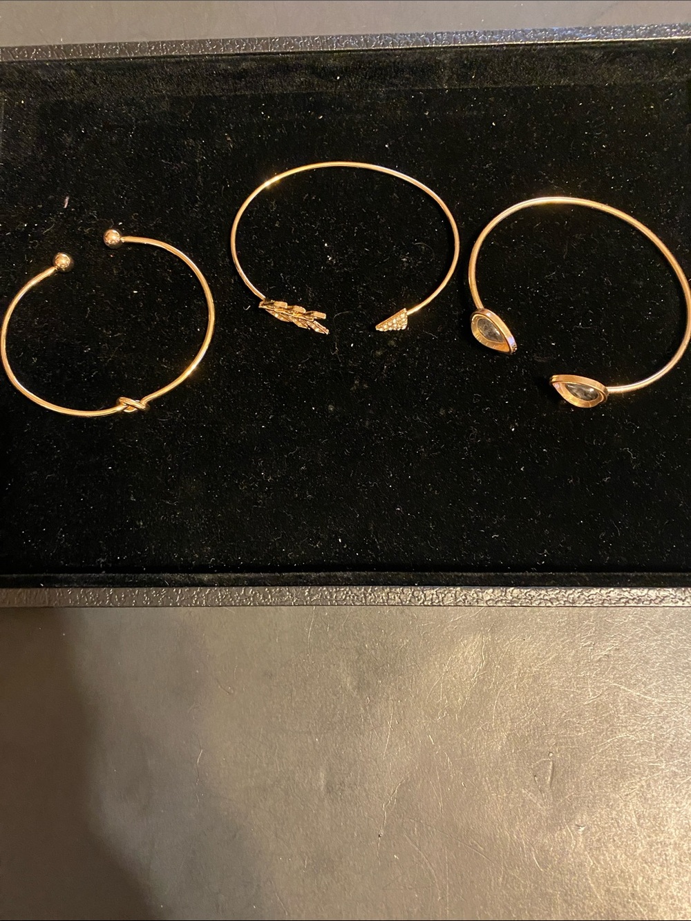 Gold Tone Women's Bangle Bracelet Set - Elegant Leaf & Teardrop Designs